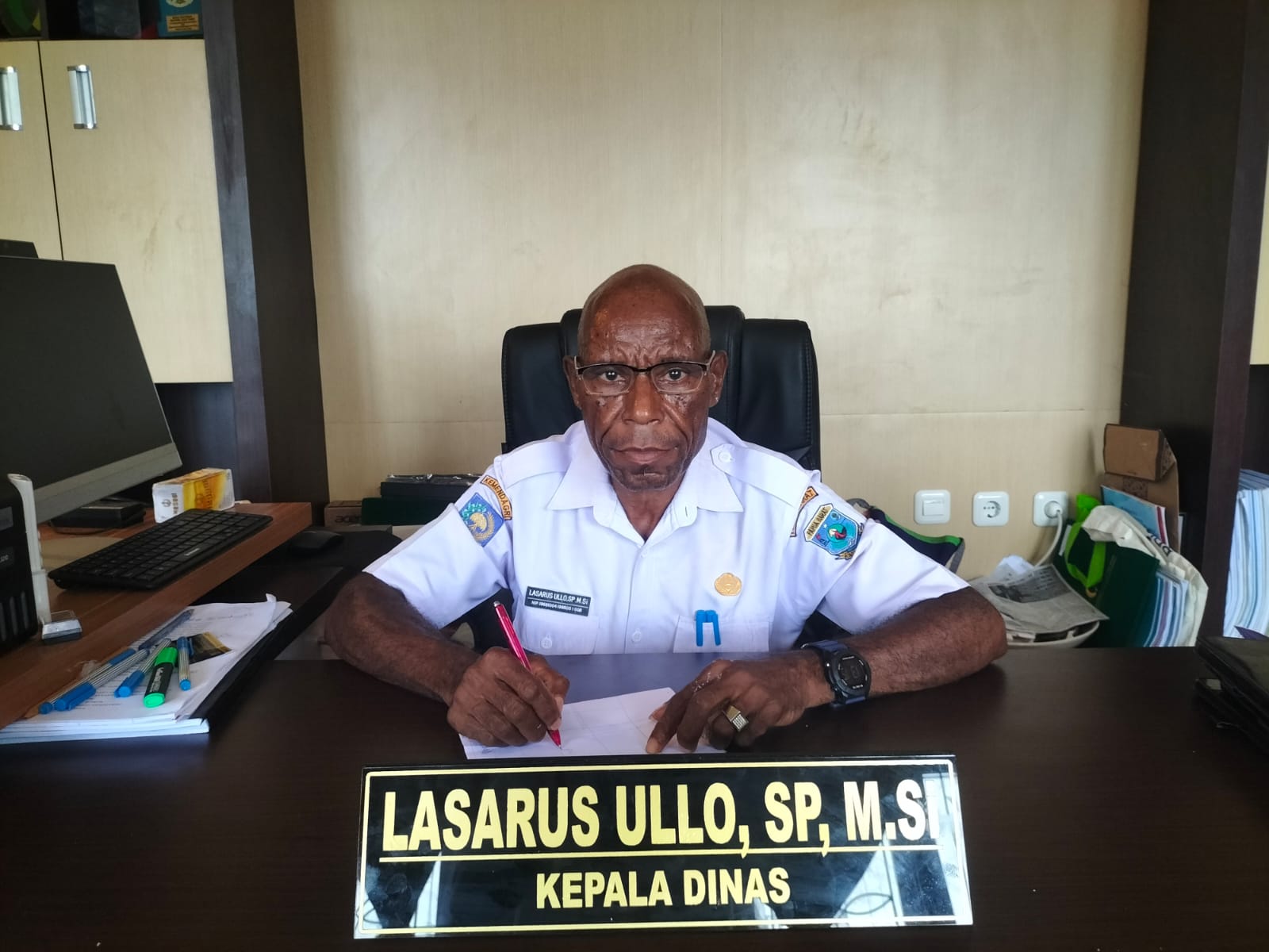 LASARUS ULLO, SP, M.Si